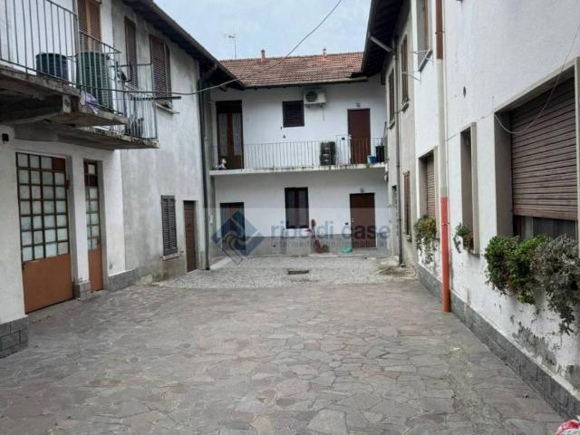 Appartamento in vendita a Arosio, Lombardia