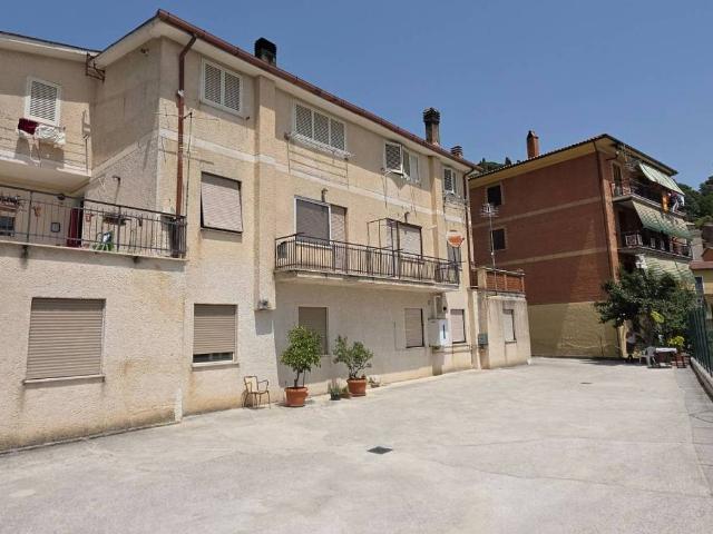 Appartamento in vendita a Arsoli, Roma Capitale