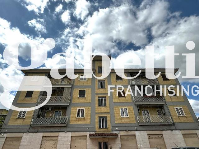 Appartamento in vendita a Arzano, Campania