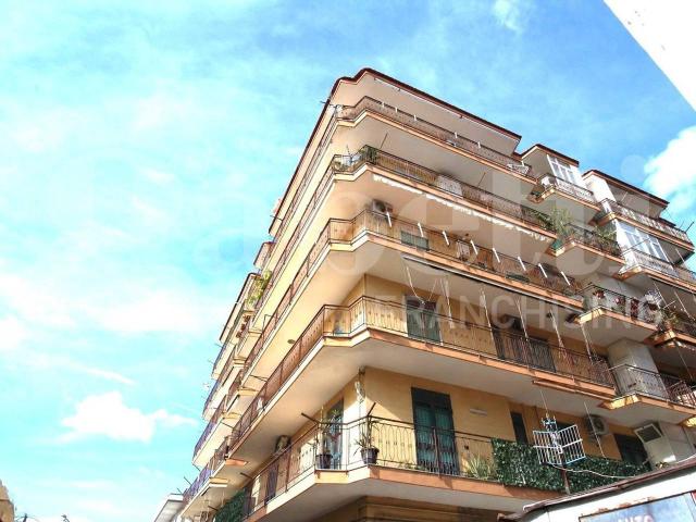 Appartamento in vendita a Arzano, Campania