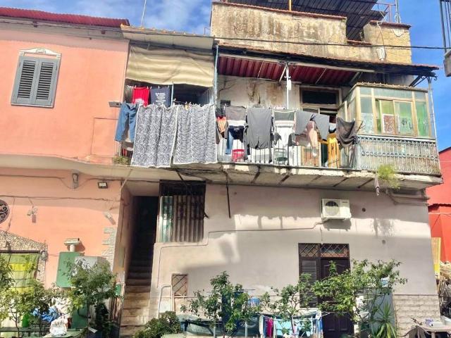 Appartamento in vendita a Arzano, Campania