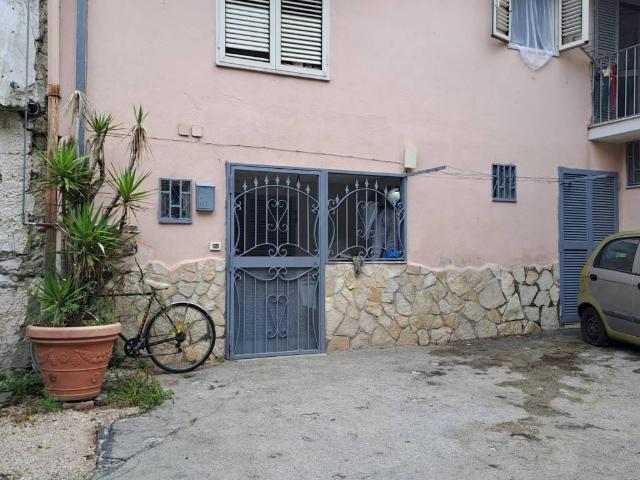 Appartamento in vendita a Arzano, Campania