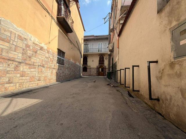 Appartamento in vendita a Arzano, Campania