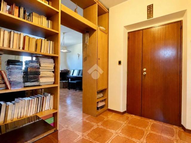 Appartamento in vendita a Brecciarolo, Marche