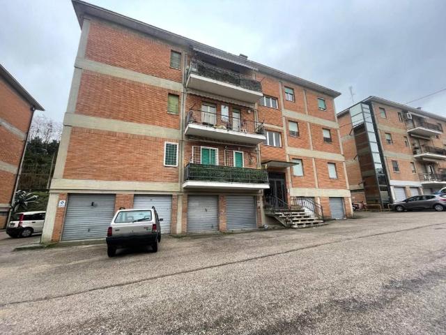 Appartamento in vendita a Borgo Cartaro, Marche