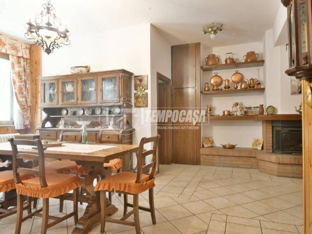 Appartamento in vendita a Mozzano, Marche
