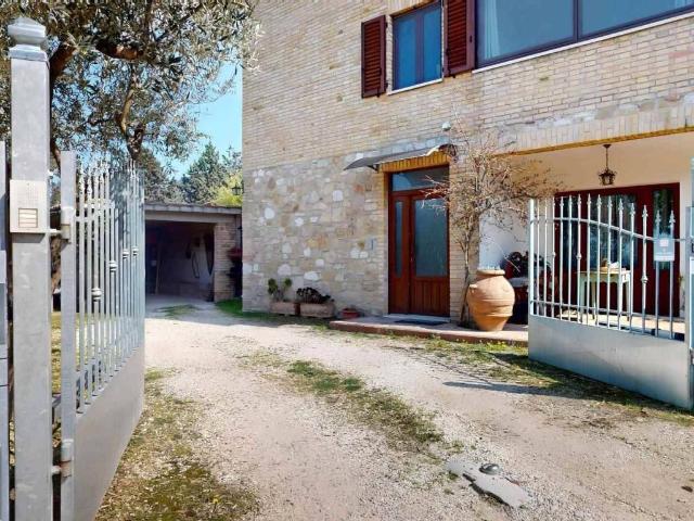 Appartamento in vendita a Assisi, Umbria
