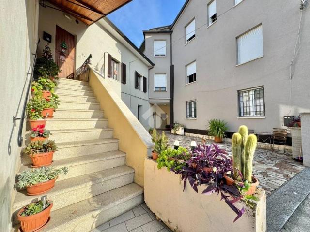Appartamento in vendita a Assisi, Umbria