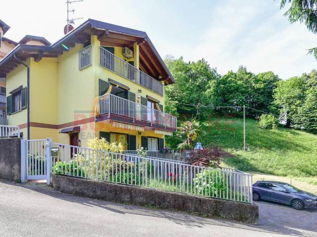 Appartamento in vendita a Scarenna, Asso