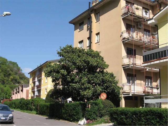 Appartamento in vendita a Scarenna, Asso