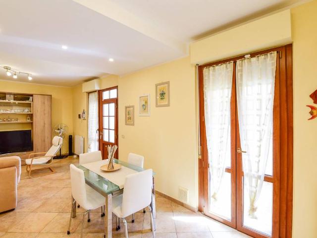Appartamento in vendita a Cranno, Asso