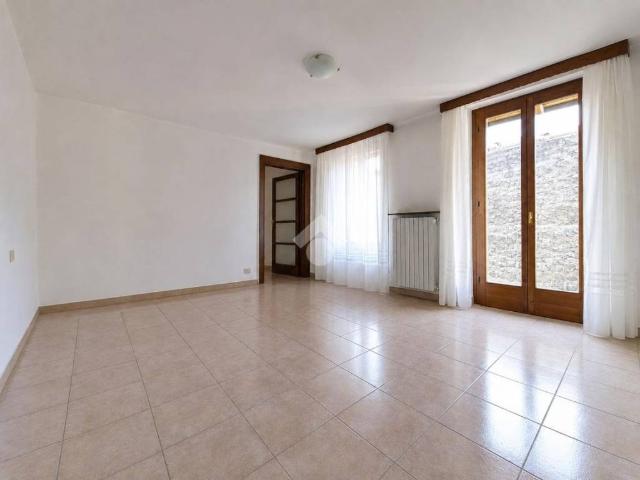 Appartamento in vendita a Cranno, Asso