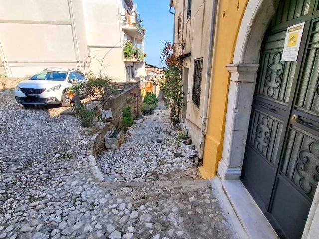 Appartamento in vendita a Colle, Atina