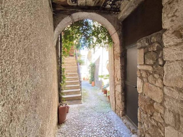 Appartamento in vendita a Colle, Atina