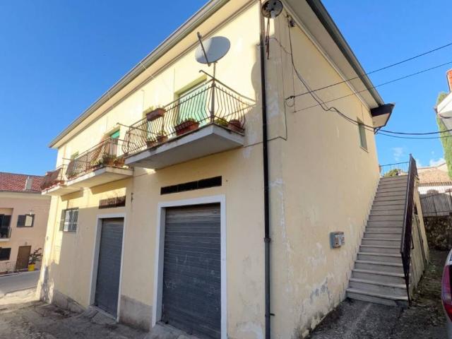 Appartamento in vendita a Colle, Atina