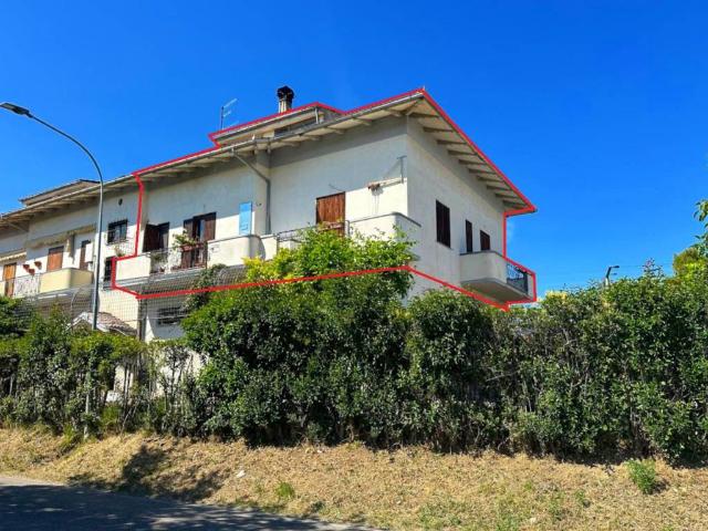 Appartamento in vendita a Cavalieri, Atri