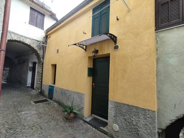 Appartamento in vendita a Aurigo, Liguria