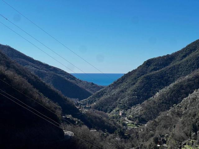 Appartamento in vendita a Avegno, Salto