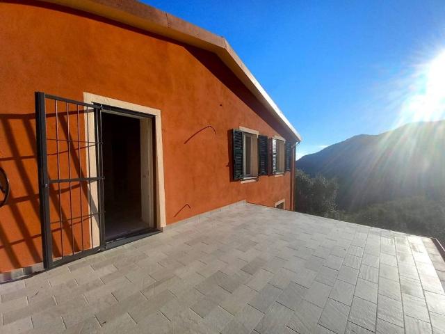 Appartamento in vendita a Avegno, Salto