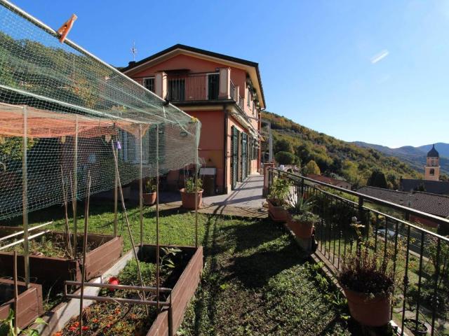 Appartamento in vendita a Avegno, Testana