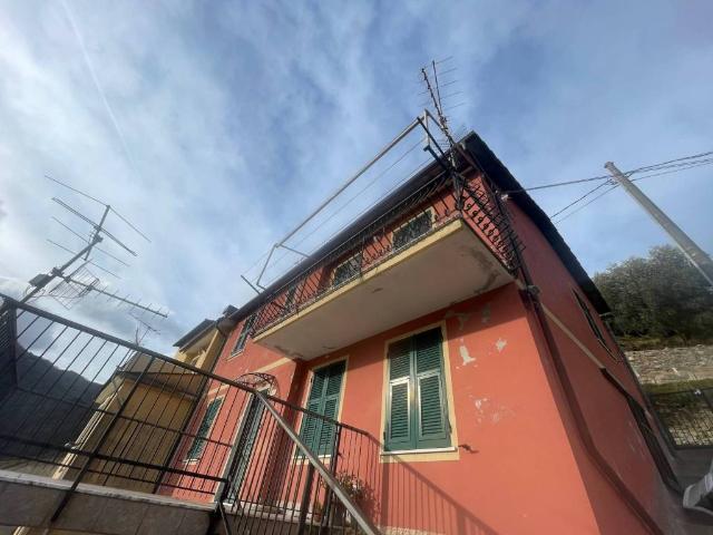Appartamento in vendita a Avegno, Salto