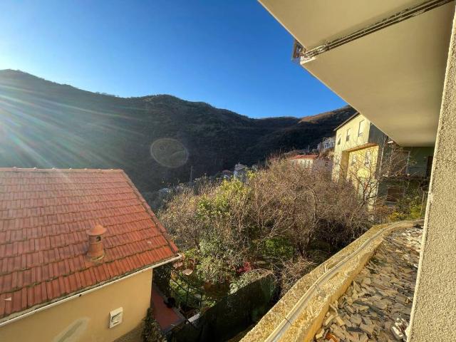 Appartamento in vendita a Avegno, Liguria