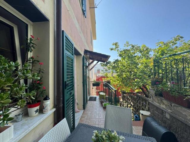 Villa Indipendente in vendita a Avegno, Salto