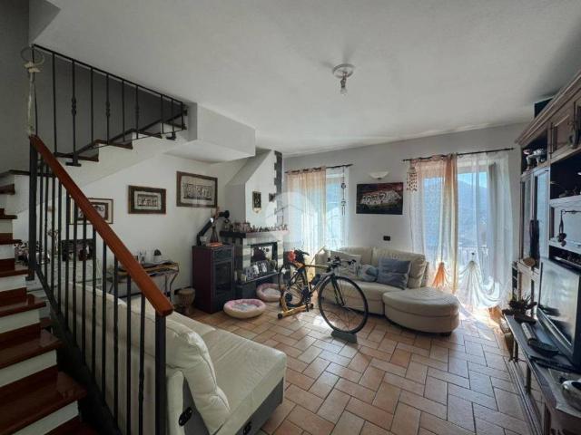 Villa Indipendente in vendita a Avegno, Salto
