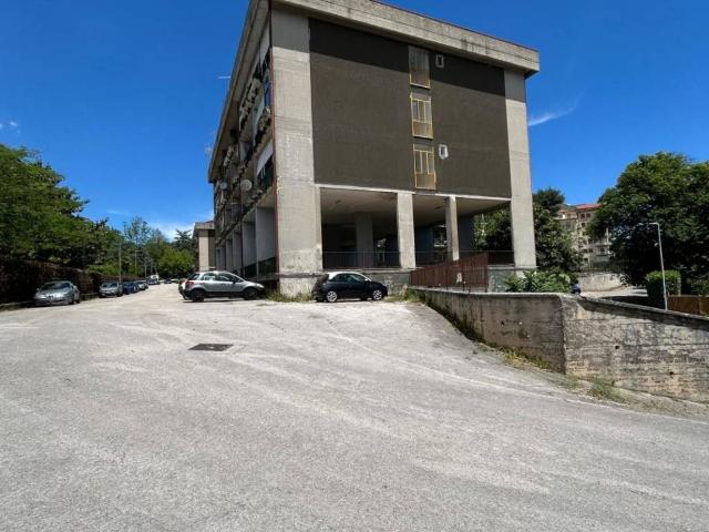 Appartamento in vendita a Avellino, Campania