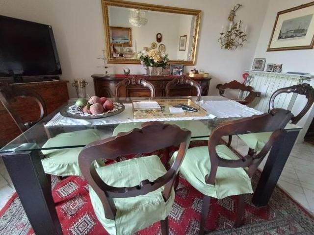 Appartamento in vendita a Carrara, Toscana