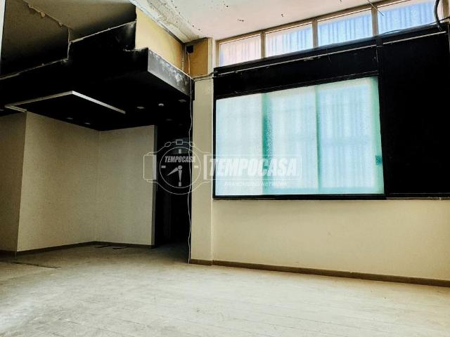 Appartamento in vendita a Aversa, Campania