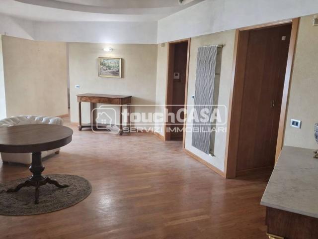 Appartamento in vendita a Lusciano, Campania