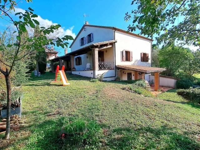 Villa Indipendente in vendita a Avigliano Umbro, Umbria