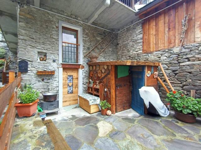 Appartamento in vendita a Aymavilles, Aosta