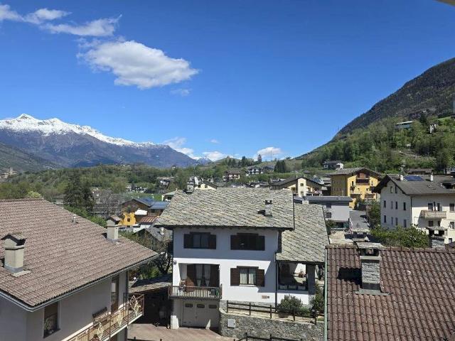 Appartamento in vendita a Aymavilles, Aosta