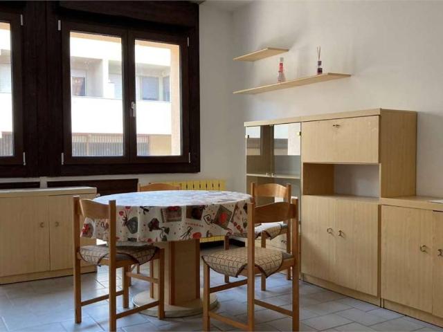 Appartamento in vendita a Azzate, Varese