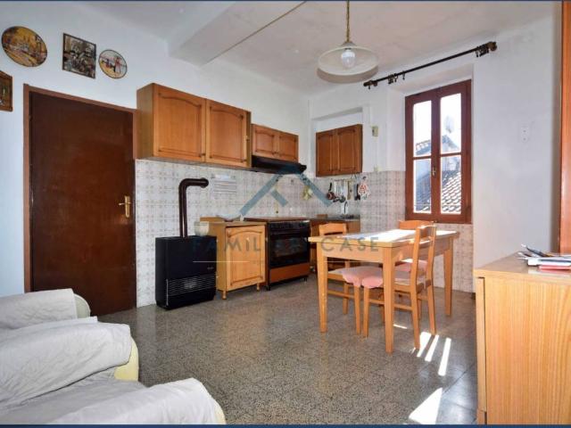 Appartamento in vendita a Azzate, Lombardia