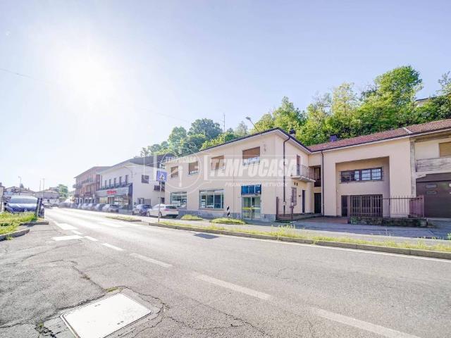 Appartamento in vendita a Azzate, Lombardia