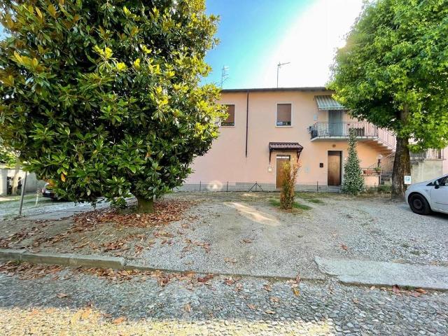 Appartamento in vendita a Azzate, Lombardia