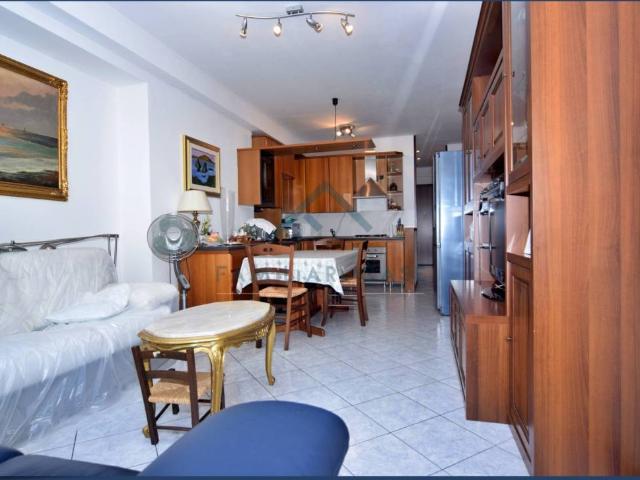 Appartamento in vendita a Azzate, Lombardia