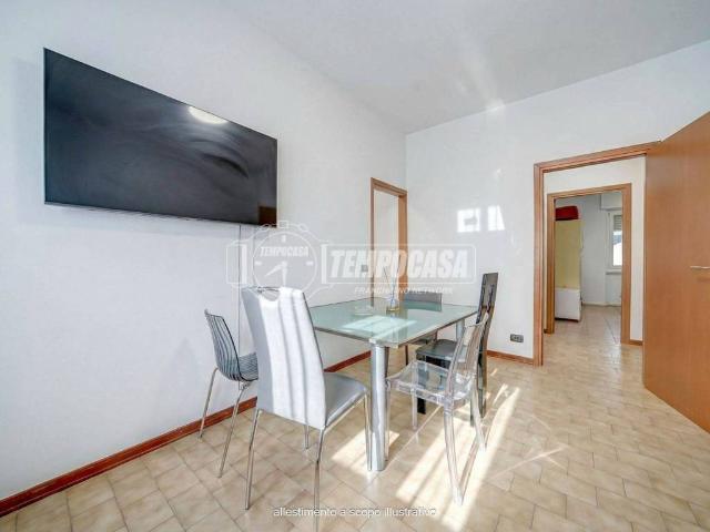 Appartamento in vendita a Azzate, Lombardia