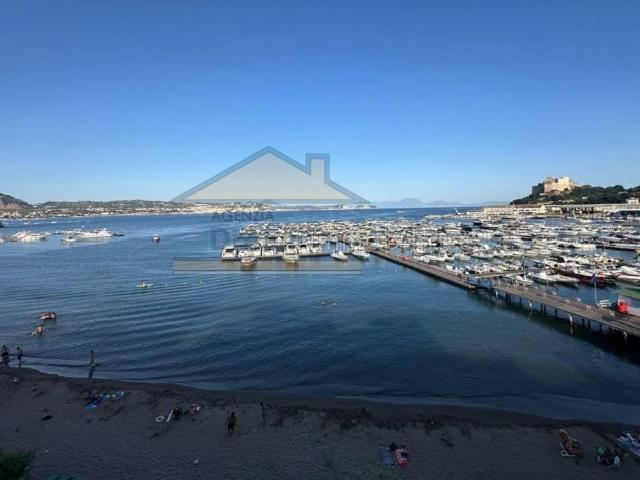 Appartamento in vendita a Bacoli, Campania