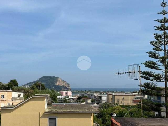 Appartamento in vendita a Bacoli, Campania