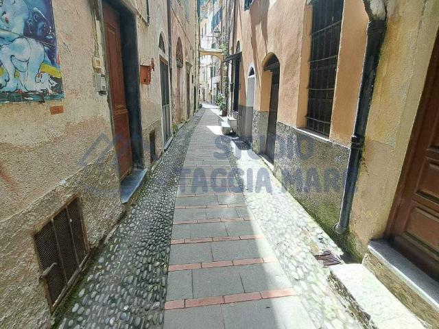 Appartamento in vendita a Badalucco, Liguria