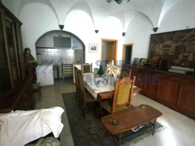 Appartamento in vendita a Badalucco, Imperia