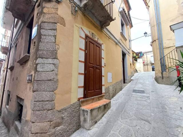 Appartamento in vendita a Centro storico U Destru, Calabria