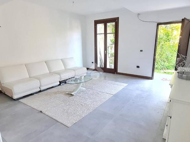 Appartamento in vendita a Bagnatica, Lombardia