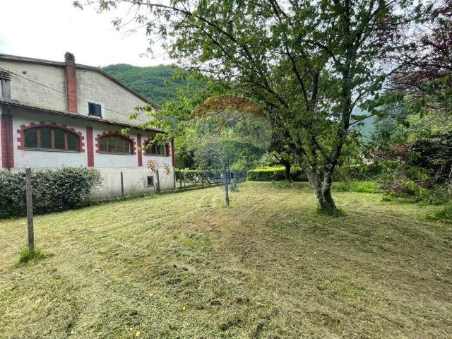 Appartamento in vendita a Unione dei comuni Media Valle del Serchio, Toscana