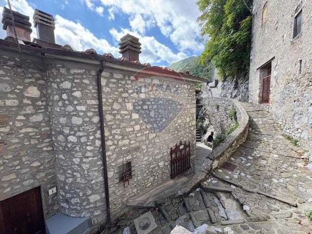 Appartamento in vendita a Unione dei comuni Media Valle del Serchio, Lucchio