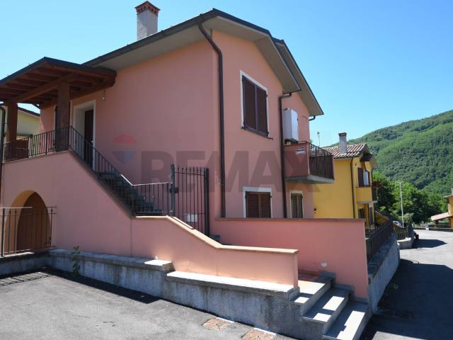 Appartamento in vendita a Unione dei comuni Media Valle del Serchio, Fornoli